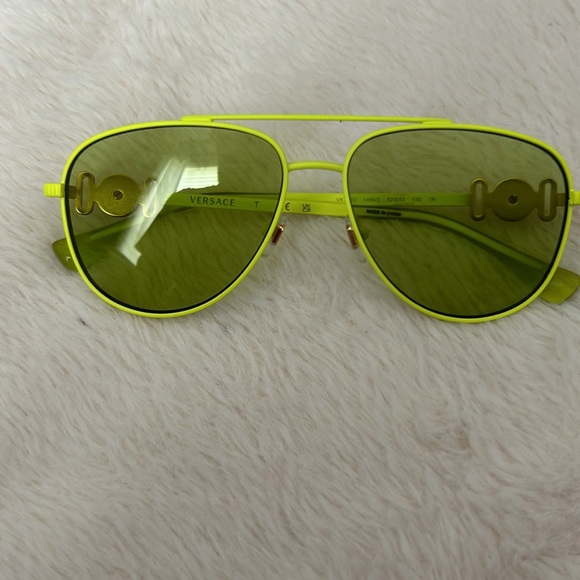 YOUTH Size Lime Green Versace Metal Frame Sunglasses Brand New - Picture 2 of 6